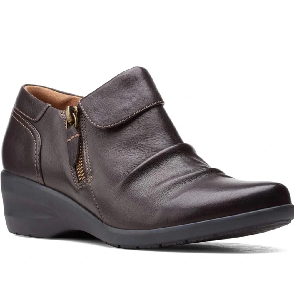 Clarks Women's Rosely Lo - Dark Brown Leather, Size 7.5 M